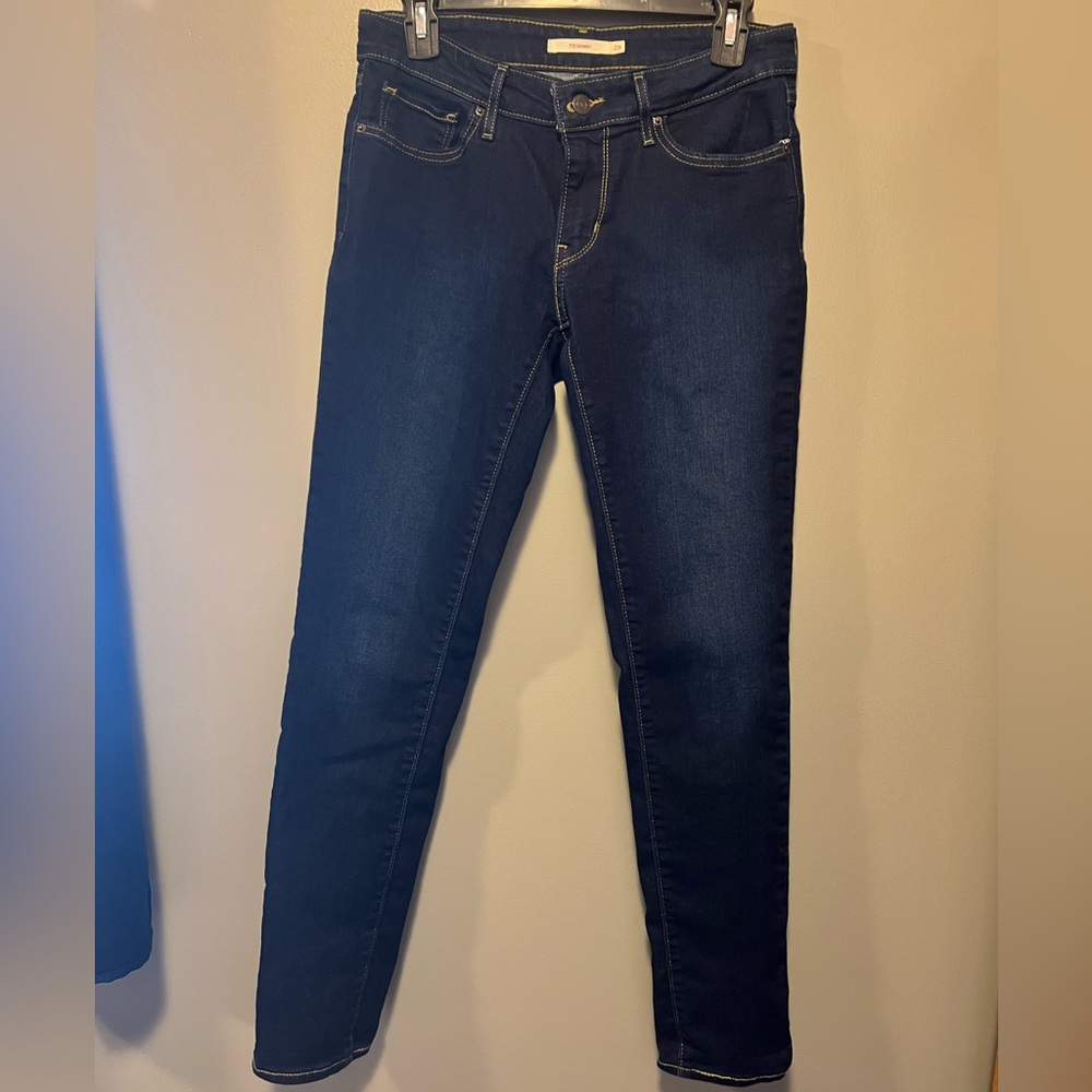 Levi’s size 28, style 711 skinny, Women's Dark Blue Jeans